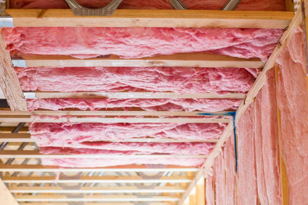 Expanding Foam vs Insulation Batts- Which is Better?