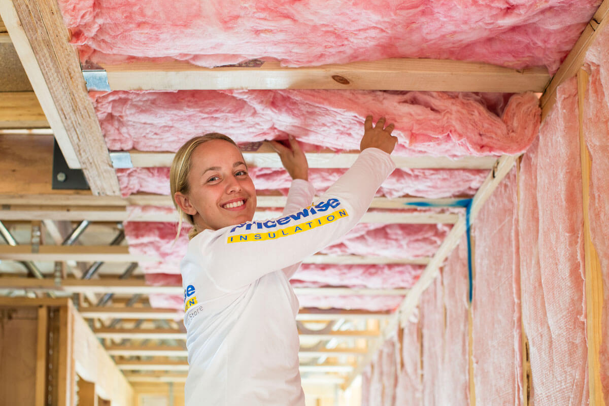 Is a hot or cold shower best after working with insulation?
